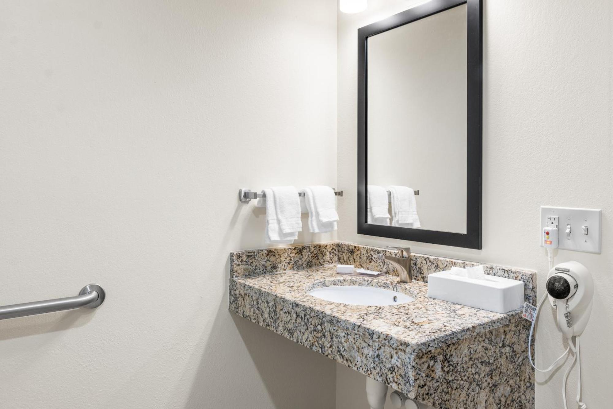 Cobblestone Hotel & Suites - Denmark Kültér fotó